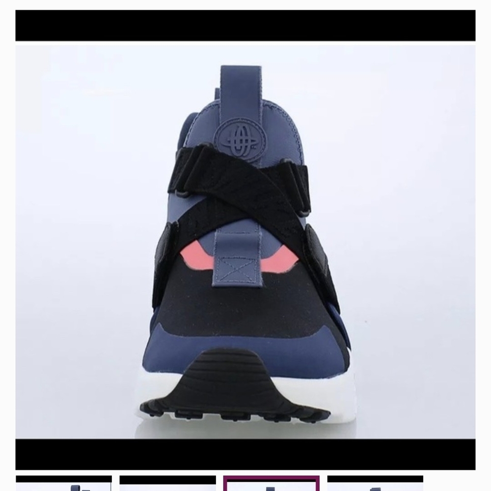 Nike HUARACHE Stylish Black and Blue Sneakers - Picture 2 of 5